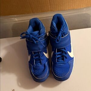 Nike fastflex  athletic Blue Kids Shoes size 2Y. Very nice shoes.